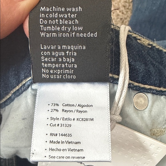 KanCan Women's Blue Distressed Skinny Jeans NWT Size 9/28 - Picture 8 of 8